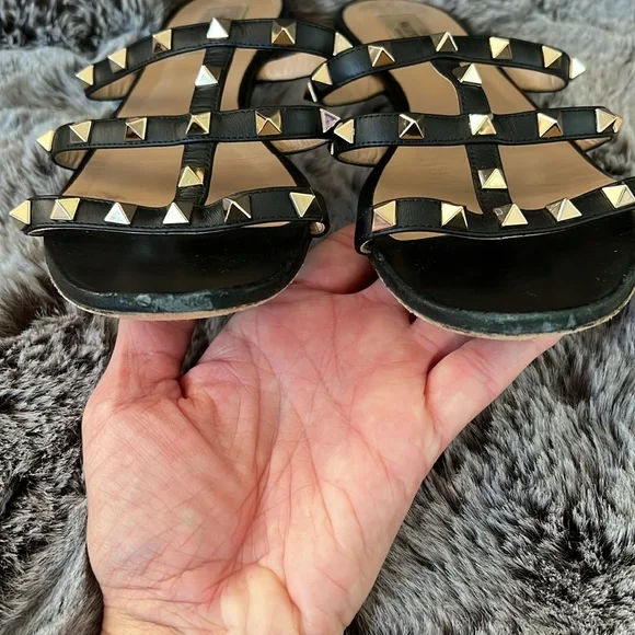 Valentino Garavani Black Rockstud Flat Slide Sandals - Picture 5 of 14